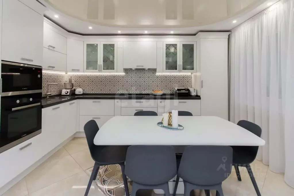 3-к кв. Тюменская область, Тюмень Широтная ул., 181к2 (89.9 м) - Фото 1