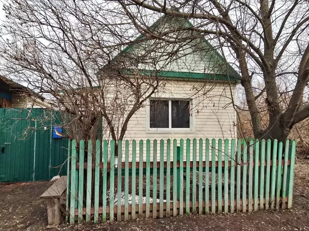 Дом в Саратовская область, Духовницкое рп ул. Чапаева (51 м) - Фото 0