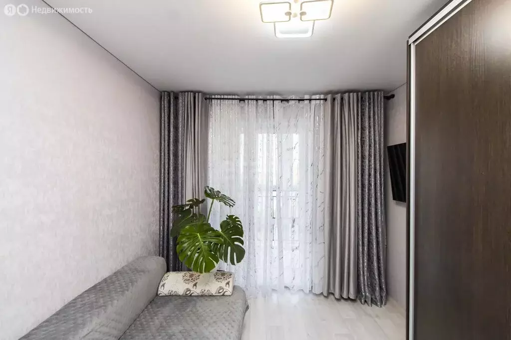 1-комнатная квартира: Тюмень, Интернациональная улица, 199к8 (33.8 м) - Фото 1