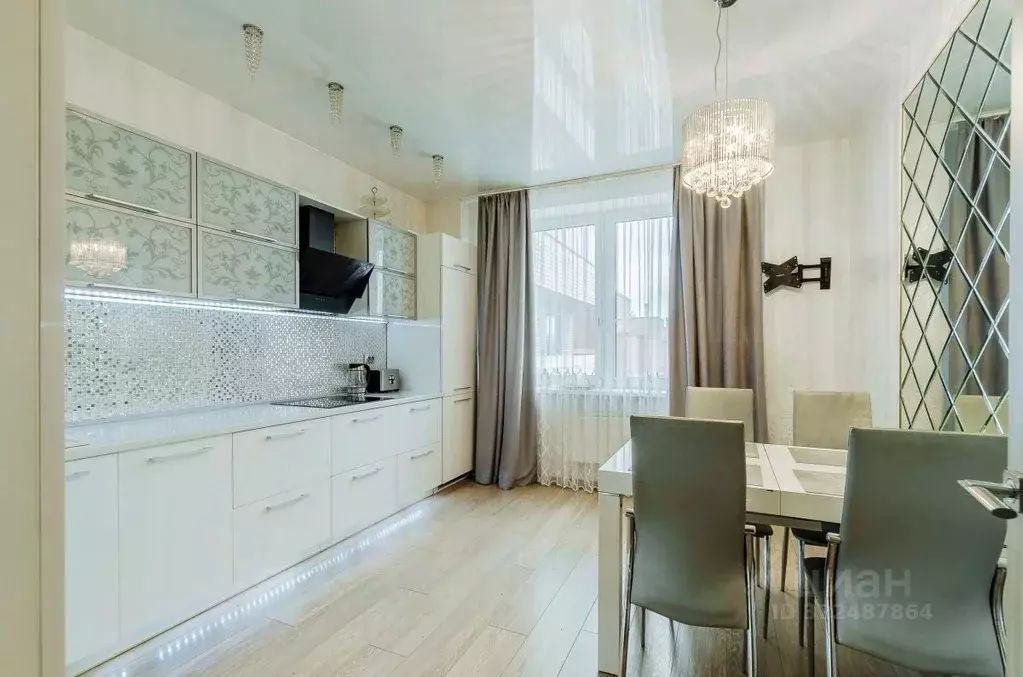 3-к кв. Псковская область, Псков ул. Кузбасской Дивизии, 24А (85.6 м) - Фото 2