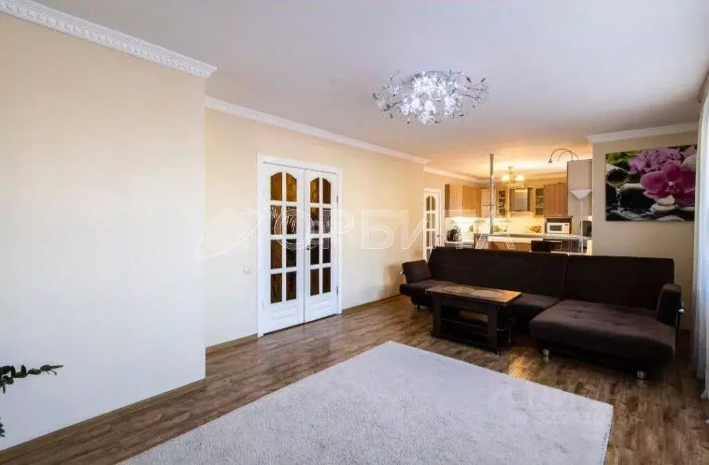 3-к кв. Тюменская область, Тюмень ул. Елизарова, 8 (91.8 м) - Фото 1