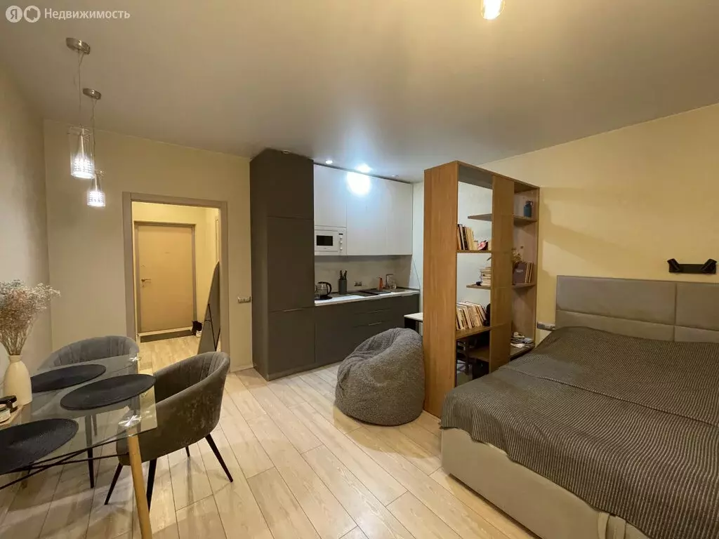 Квартира-студия: Екатеринбург, улица Николая Островского, 2 (28.8 м) - Фото 0