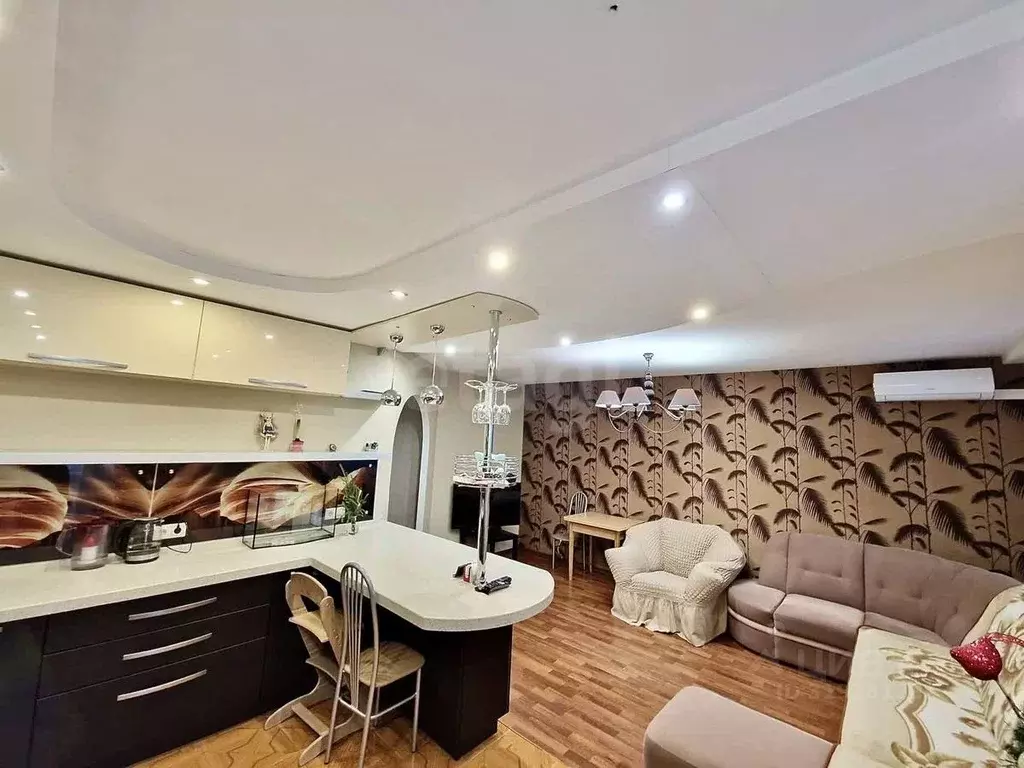 2-к кв. Коми, Сыктывкар Интернациональная ул., 32 (70.6 м) - Фото 1