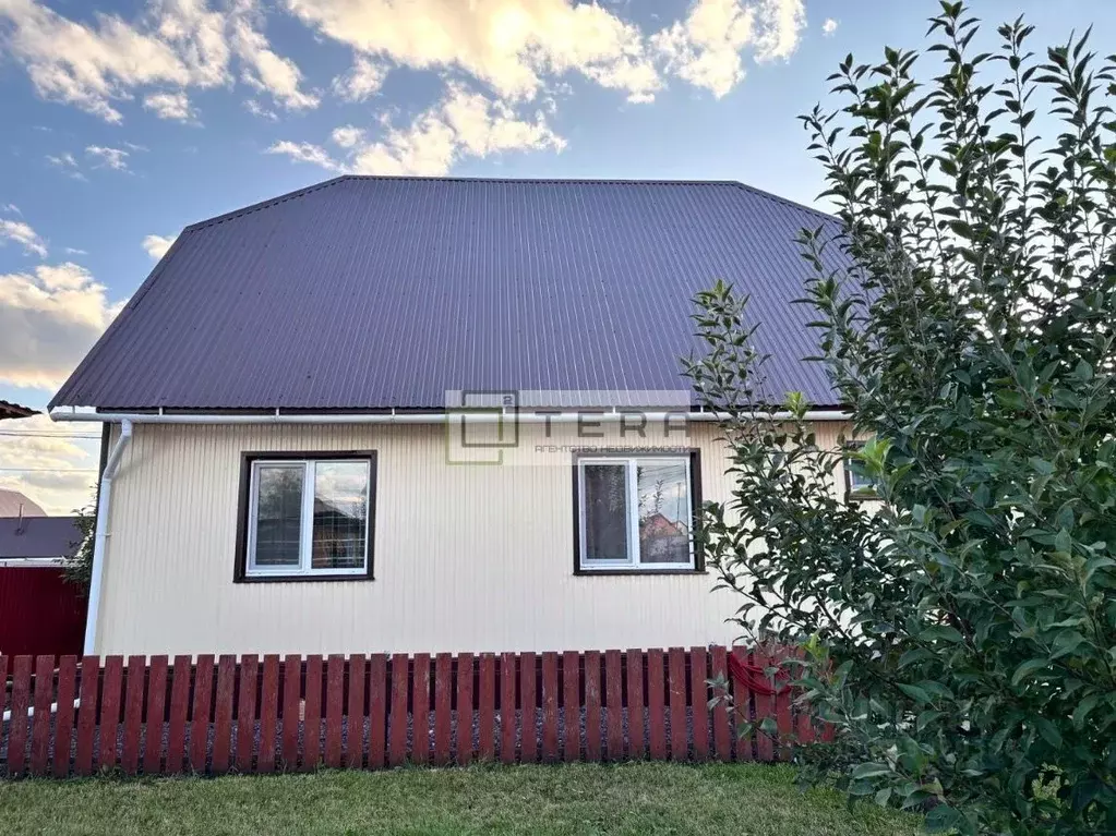 Дом в Башкортостан, с. Иглино ул. Дзержинского (90 м) - Фото 1