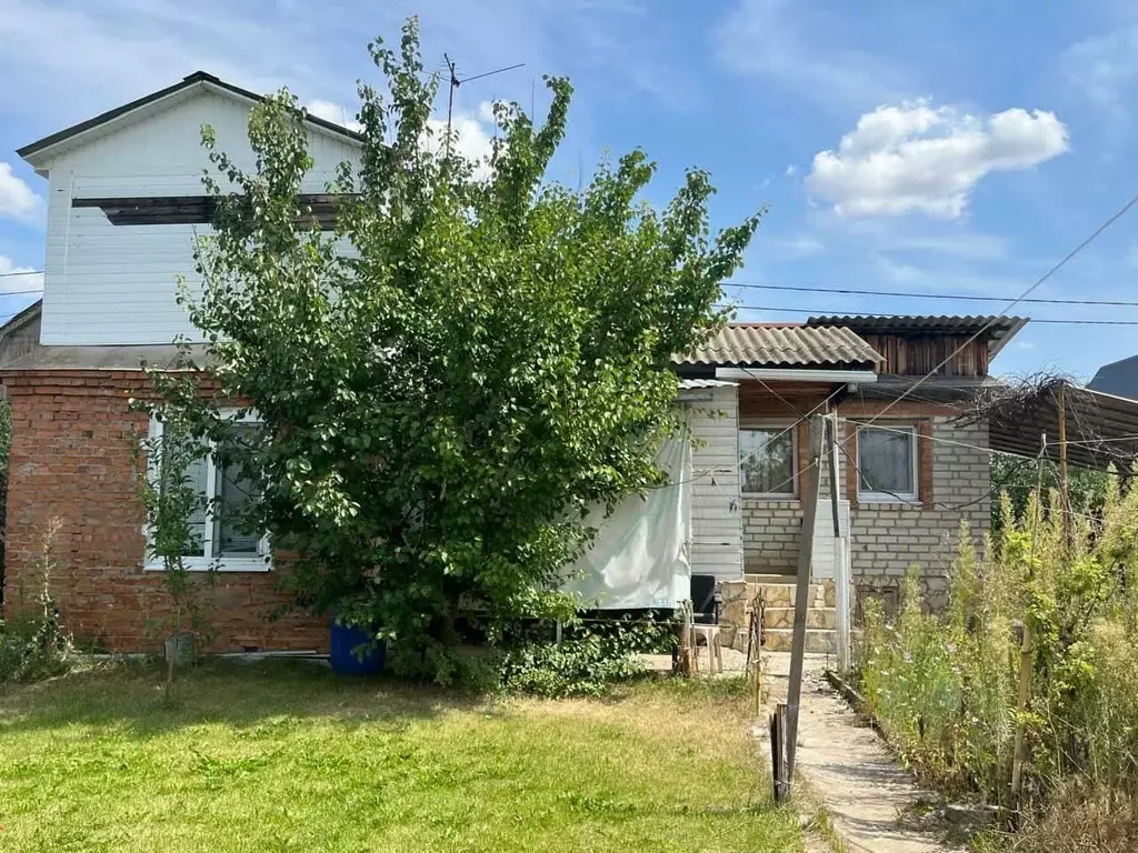 Дом в Саратовская область, Энгельсский район, Красноярское ... - Фото 1