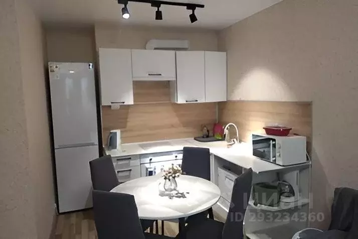 2-к кв. Удмуртия, Ижевск Районная ул., 57к1с2 (45.0 м) - Фото 0
