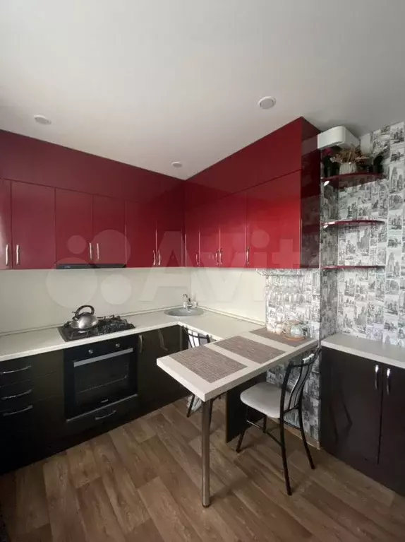 10 и более-к. квартира, 42 м, 8/10 эт. - Фото 0