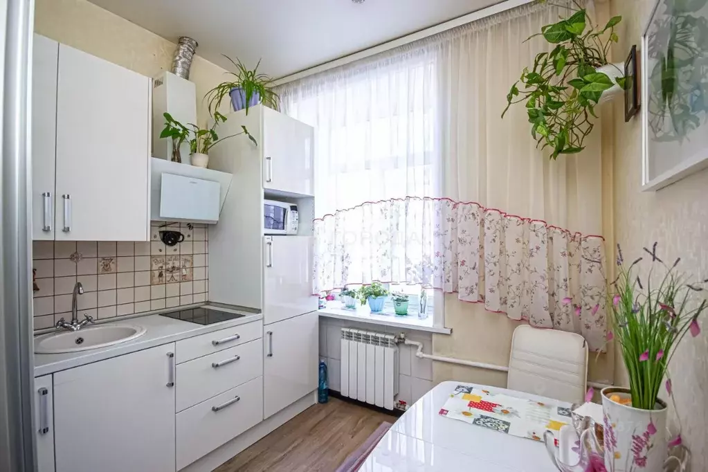 Комната Новосибирская область, Новосибирск ул. Титова, 13 (18.0 м) - Фото 1