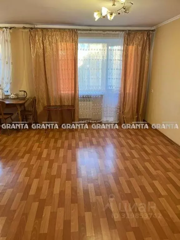 3-к кв. Красноярский край, Красноярск ул. Кирова, 10 (56.0 м) - Фото 0