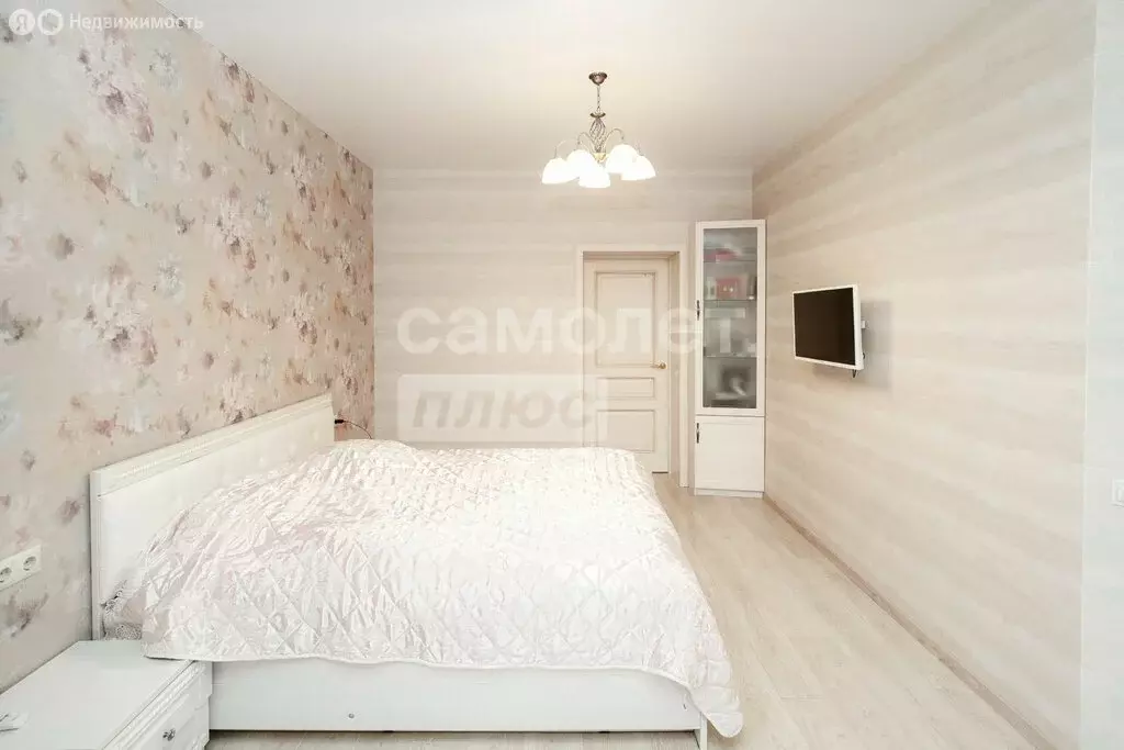 3-комнатная квартира: Омск, улица Крупской, 14к4 (90 м) - Фото 1