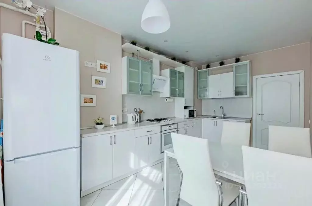 2-к кв. Татарстан, Казань ул. Чернышевского, 16 (60.0 м) - Фото 0