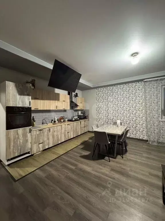 Дом в Белгородская область, Старооскольский городской округ, с. ... - Фото 0