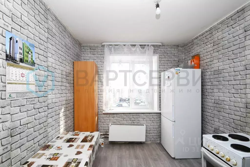 1-к кв. Омская область, Омск Тарская ул., 261к1 (33.0 м) - Фото 1