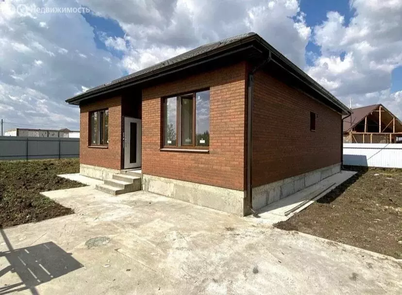 Дом в Ростов-на-Дону, Особенная улица (115 м) - Фото 0