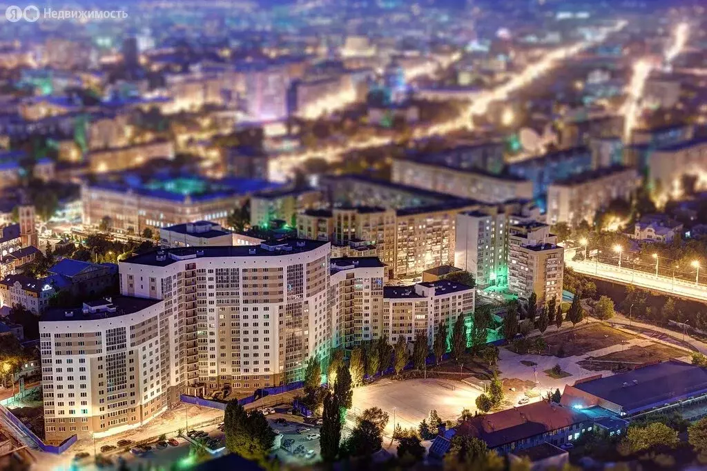 2-комнатная квартира: Саратов, Валовая улица, 12 (69 м) - Фото 1