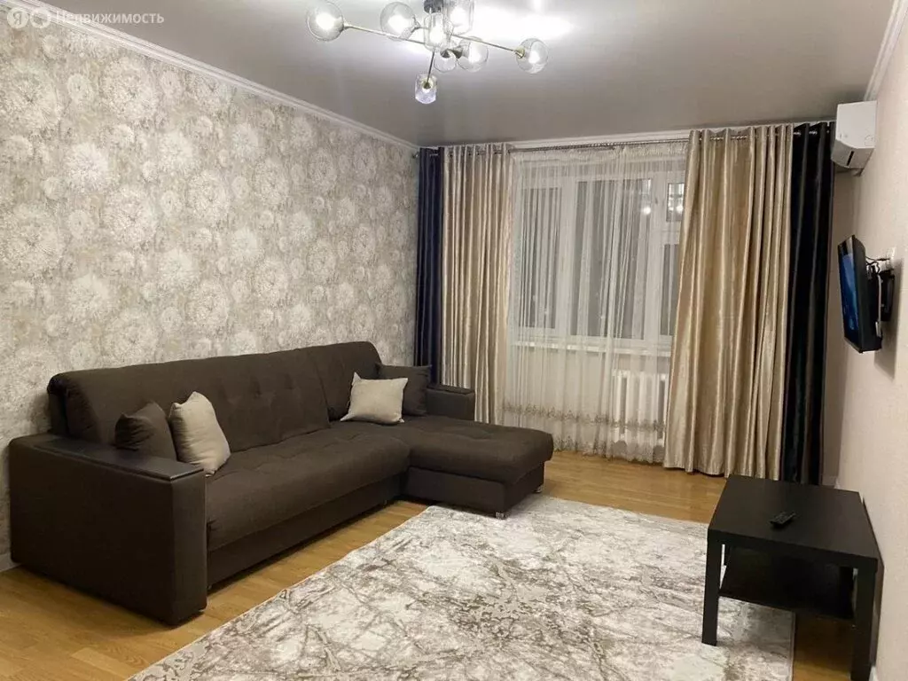 1-комнатная квартира: Нижнекамск, улица 30 лет Победы, 17 (38 м) - Фото 1