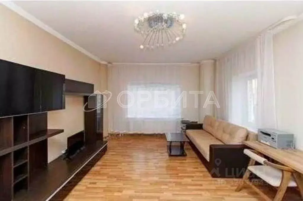 2-к кв. Тюменская область, Тюмень ул. 50 лет ВЛКСМ, 19 (63.3 м) - Фото 1