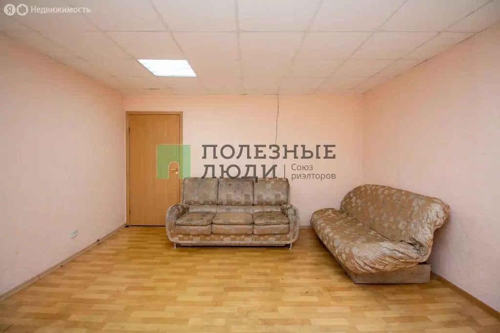 2-комнатная квартира: Красноярск, улица Парижской Коммуны, 42А (55 м) - Фото 1