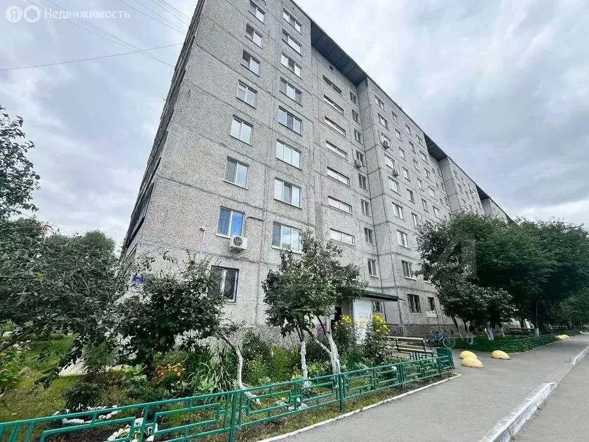 3-комнатная квартира: Тюмень, улица Газовиков, 25 (64 м) - Фото 0