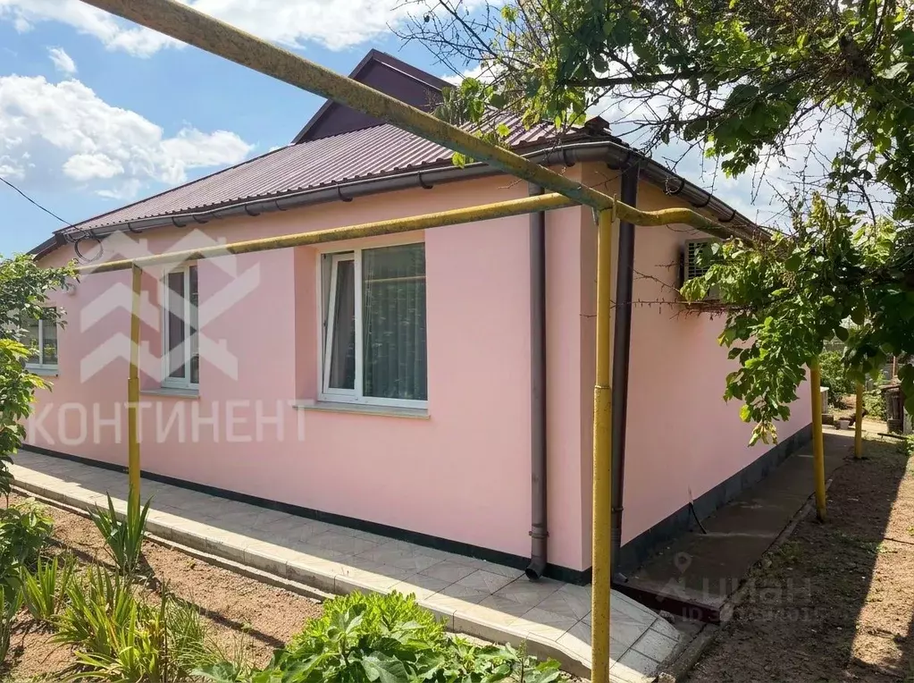 Дом в Крым, Сакский район, с. Кольцово ул. Первомайская, 34 (101 м) - Фото 1