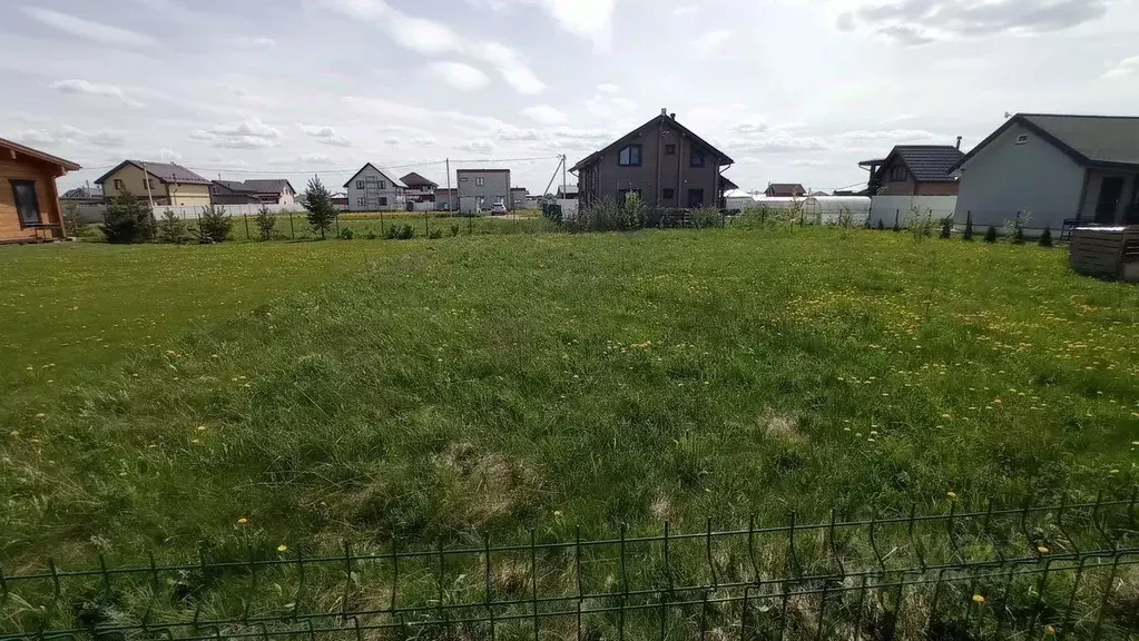 Участок в Ленинградская область, Гатчинский район, Графская Славянка ... - Фото 0