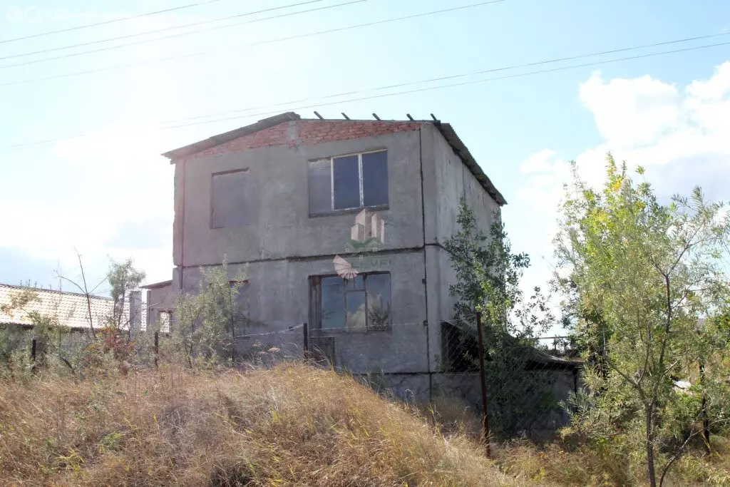 Дом в село Генеральское, улица Пушкина, 6 (198 м) - Фото 1
