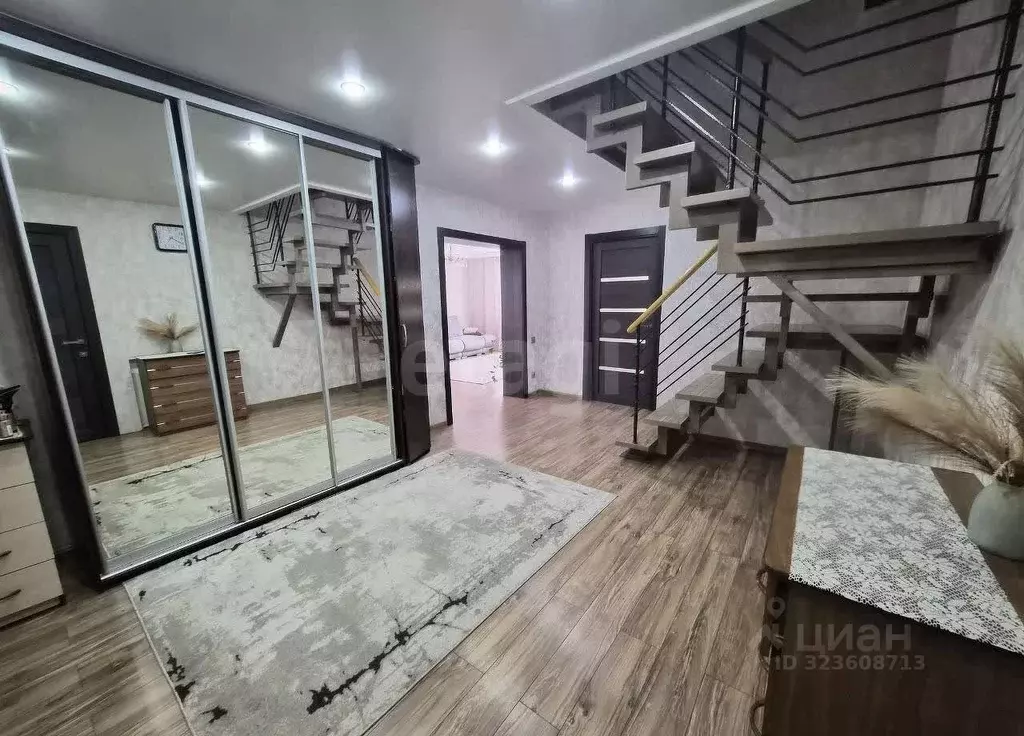 Дом в Красноярский край, Красноярск городской округ, пос. Солонцы ул. ... - Фото 1