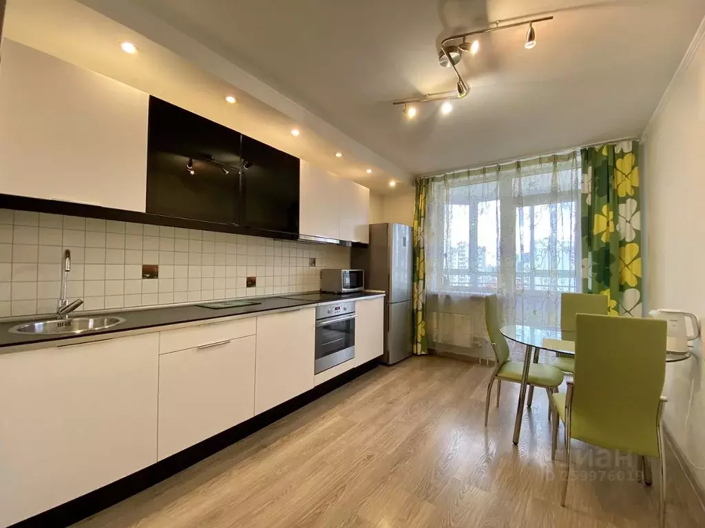 1-к кв. Свердловская область, Екатеринбург ул. Щорса, 103 (42.0 м) - Фото 1