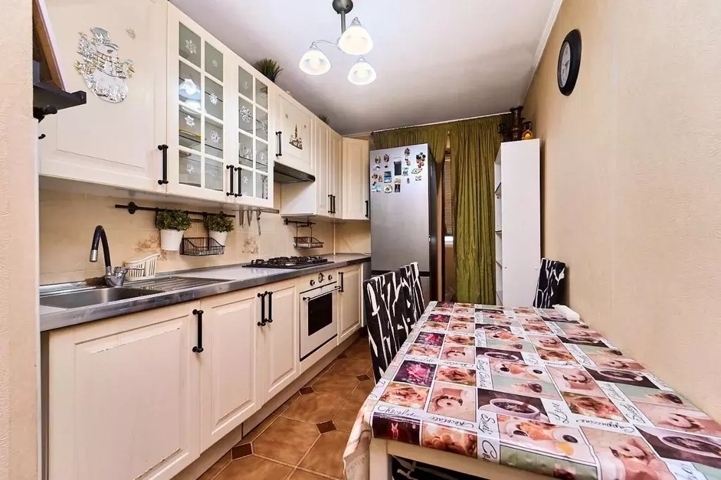 3-к кв. Адыгея, Тахтамукайский район, Яблоновский пгт ул. Шовгенова ... - Фото 1