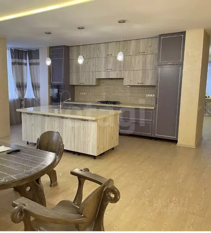 4-к кв. Северная Осетия, Владикавказ просп. Доватора, 83 (380.0 м) - Фото 1