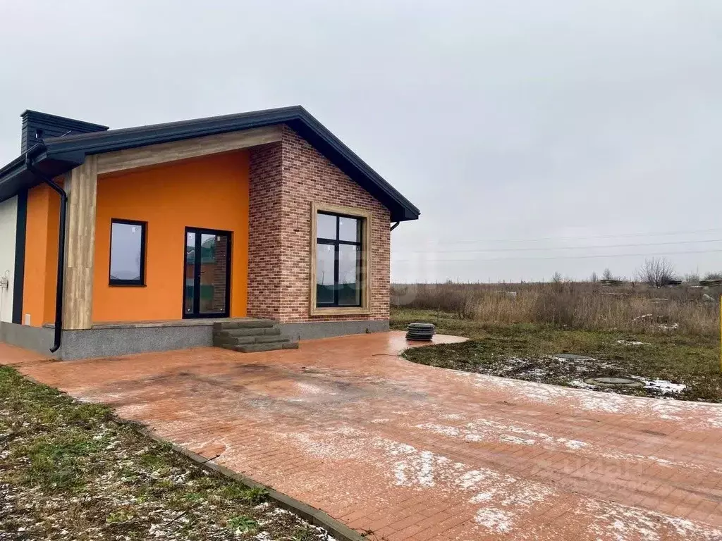 Дом в Белгородская область, Белгородский район, Дубовское с/пос, с. ... - Фото 1