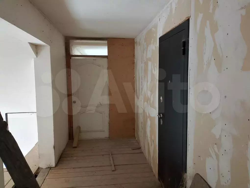 Аукцион: 1-к. квартира, 63,6 м, 1/2 эт. - Фото 1