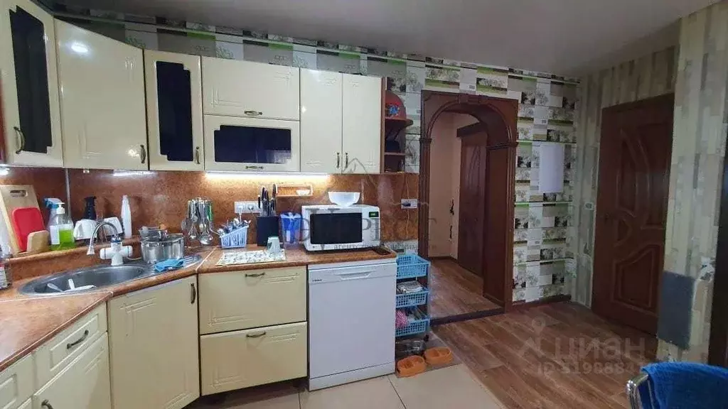 3-к кв. Белгородская область, Старый Оскол Макаренко мкр, 1 (83.0 м) - Фото 0