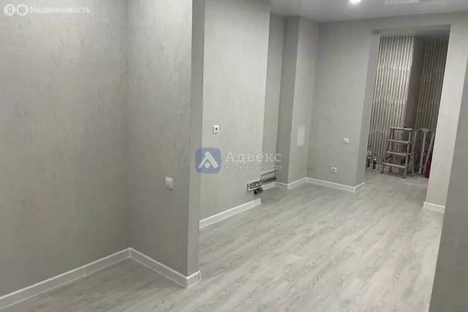 Квартира-студия: Тюмень, улица Республики, 204к11 (30.8 м) - Фото 1