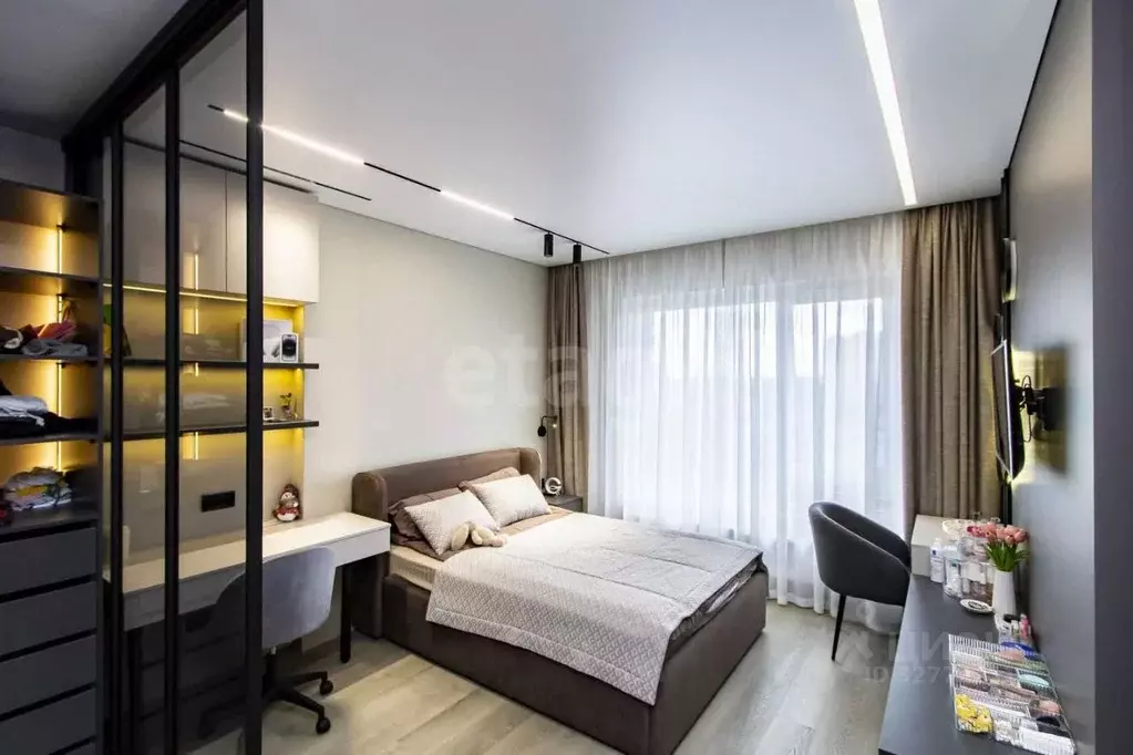 3-к кв. Тюменская область, Тюмень ул. 50 лет Октября, 63Г (102.6 м) - Фото 1