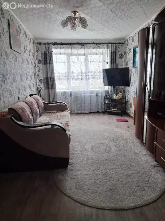 3-комнатная квартира: Губаха, Октябрьский проспект, 16 (60.4 м) - Фото 1