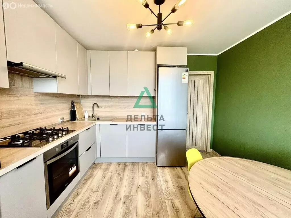 3-комнатная квартира: село Миловка, проспект Чижова, 5 (76.5 м) - Фото 1