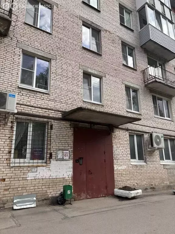 3-комнатная квартира: Петергоф, Ропшинское шоссе, 4 (55.4 м) - Фото 1