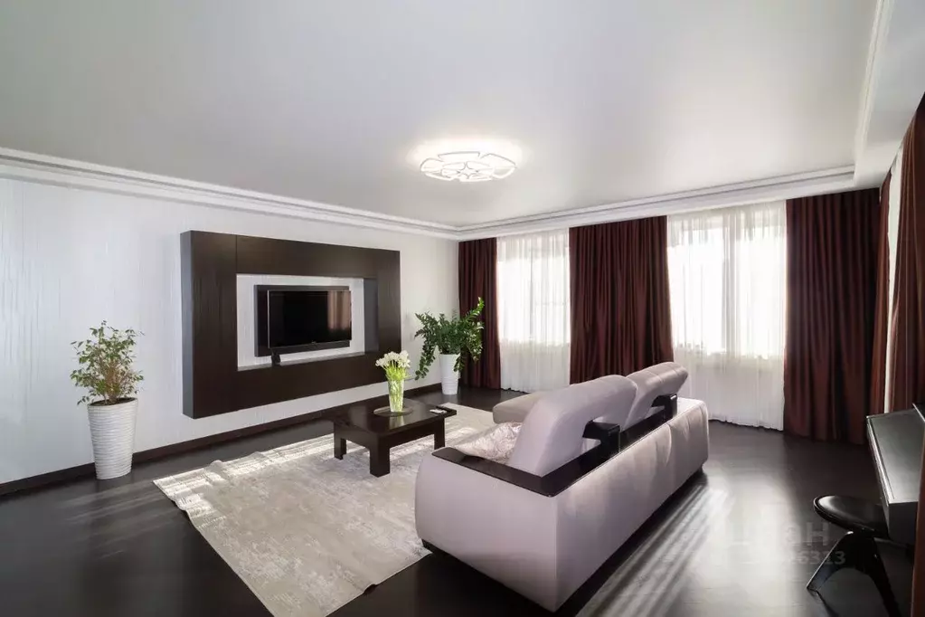 3-к кв. Иркутская область, Иркутск ул. Сурикова, 6 (118.5 м) - Фото 1