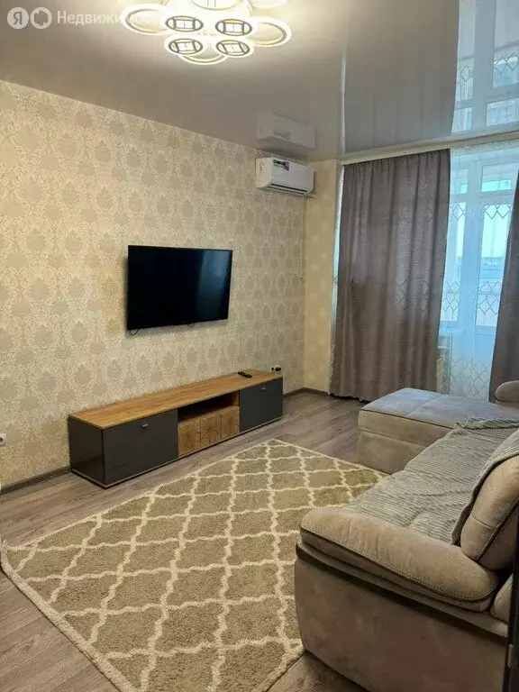 1-комнатная квартира: Уссурийск, Крестьянская улица, 179 (39.8 м) - Фото 0