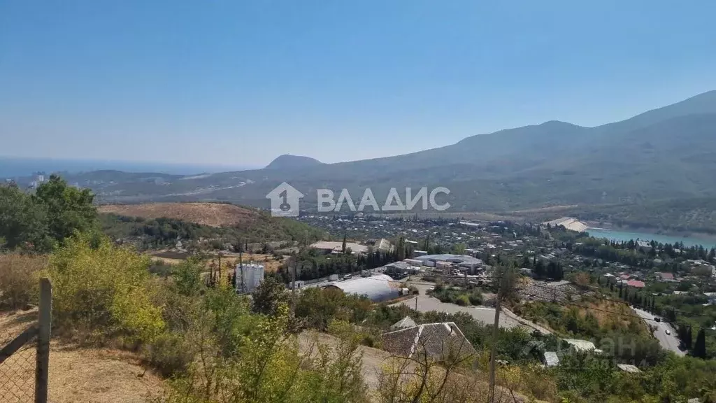 Участок в Крым, Алушта муниципальный округ, с. Изобильное пер. ... - Фото 1