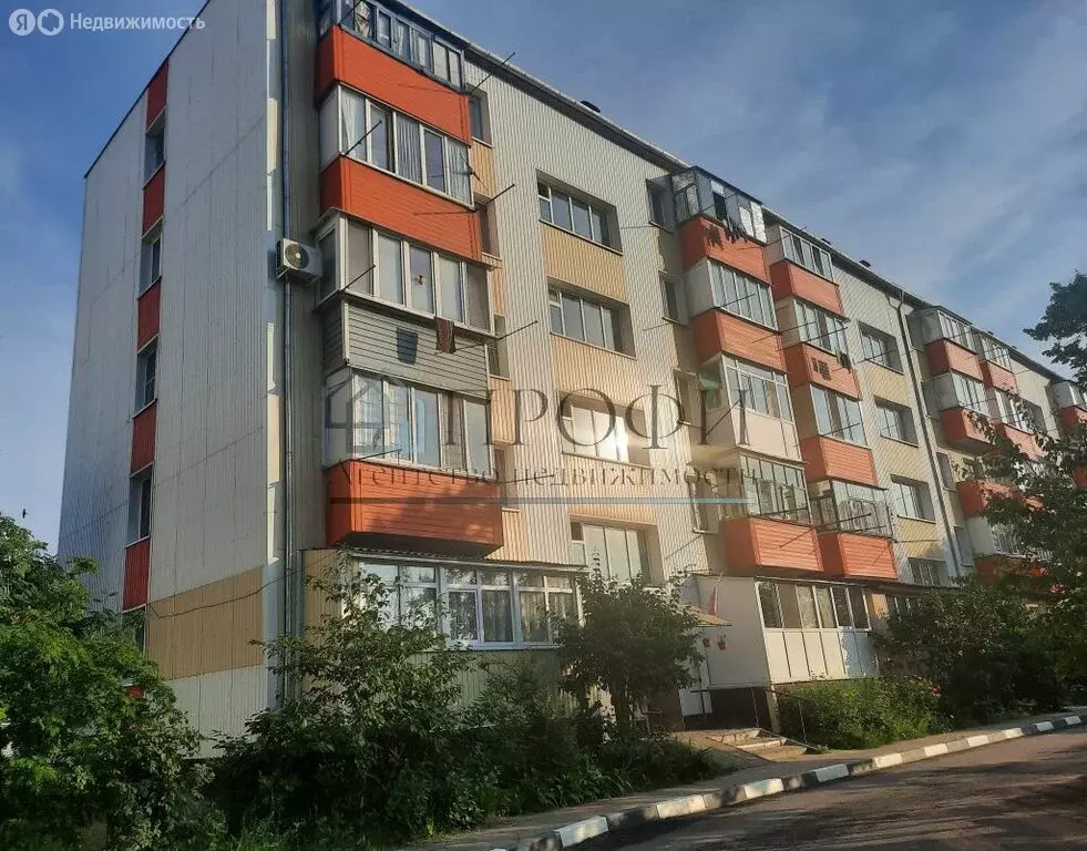 3-комнатная квартира: Новый Оскол, Дорожная улица, 9 (59 м) - Фото 1