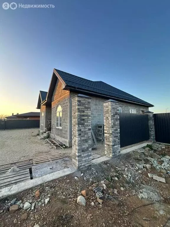 Дом в хутор Рассвет, улица Коммунаров, 6 (165 м) - Фото 1