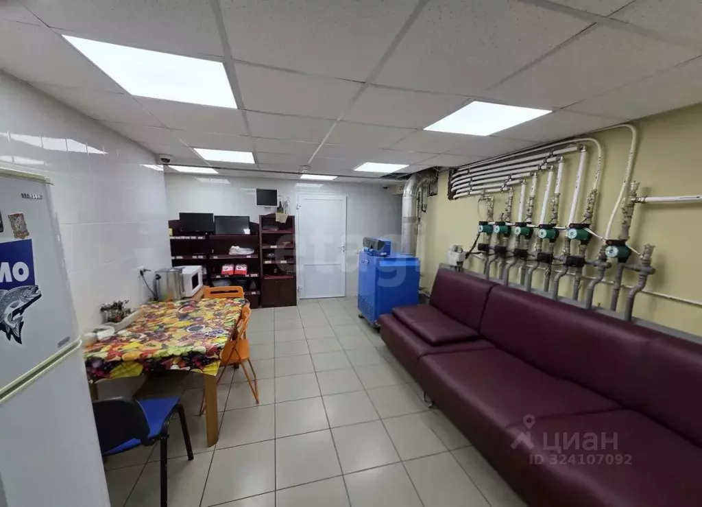 Торговая площадь в Ханты-Мансийский АО, Ханты-Мансийск ул. Безноскова, ... - Фото 1