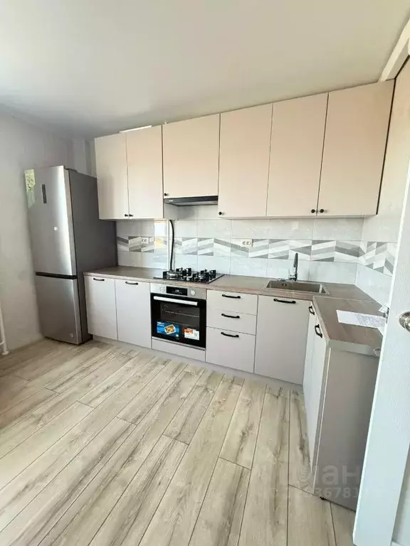 1-к кв. Псковская область, Псков ул. Ижорского Батальона, 41 (42.0 м) - Фото 1