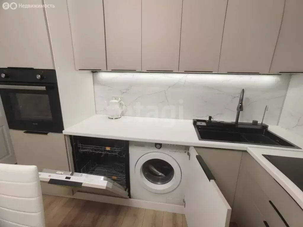 2-комнатная квартира: Анапа, улица Адмирала Пустошкина, 12к3 (65.2 м) - Фото 1