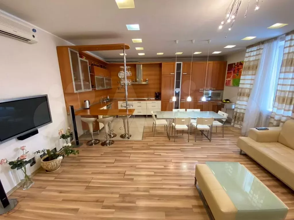 4-к. квартира, 130 м, 2/4 эт. - Фото 0