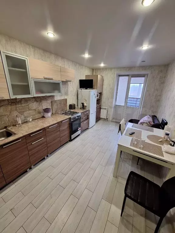 3-к. квартира, 81 м, 2/10 эт. - Фото 1