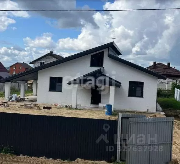 Дом в Калужская область, Калуга ул. Непокоренных Ленинградцев, 44Е ... - Фото 1