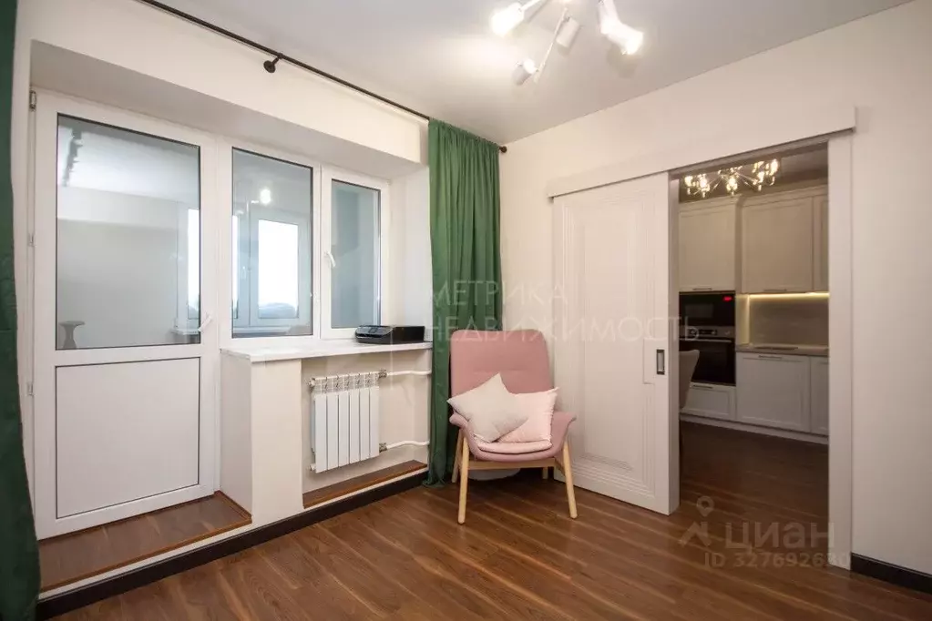 2-к кв. Тюменская область, Тюмень ул. Урицкого, 30 (54.8 м) - Фото 1